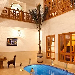 4* Pensión Kahena Lifestyle Concept